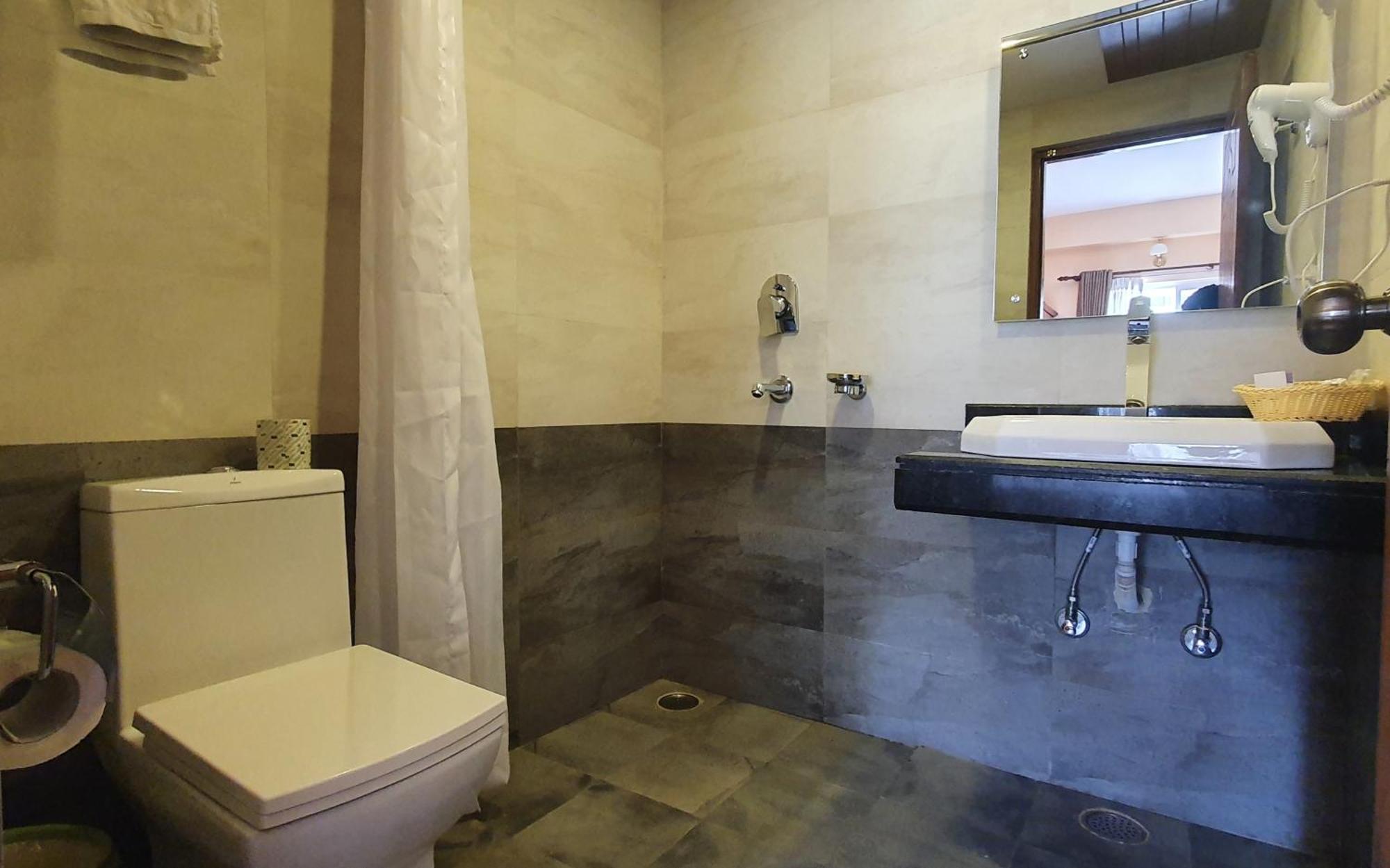 Hotel Lake Shore بوكْرا الغرفة الصورة