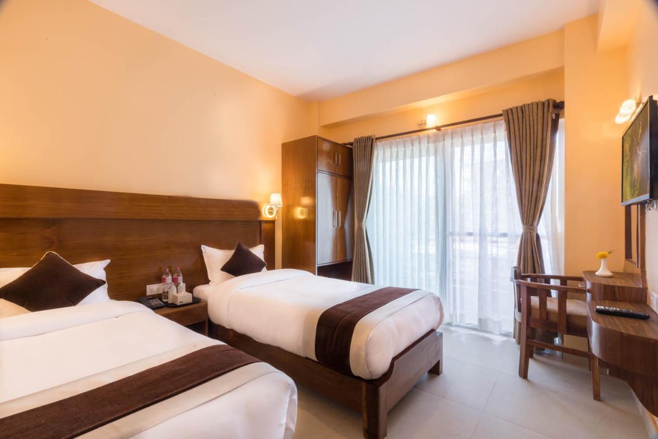 Hotel Lake Shore بوكْرا المظهر الخارجي الصورة