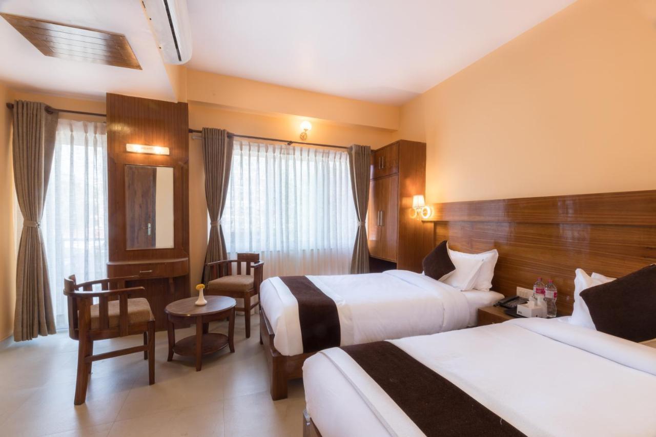 Hotel Lake Shore بوكْرا المظهر الخارجي الصورة
