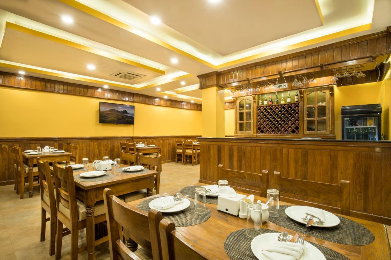 Hotel Lake Shore بوكْرا المظهر الخارجي الصورة