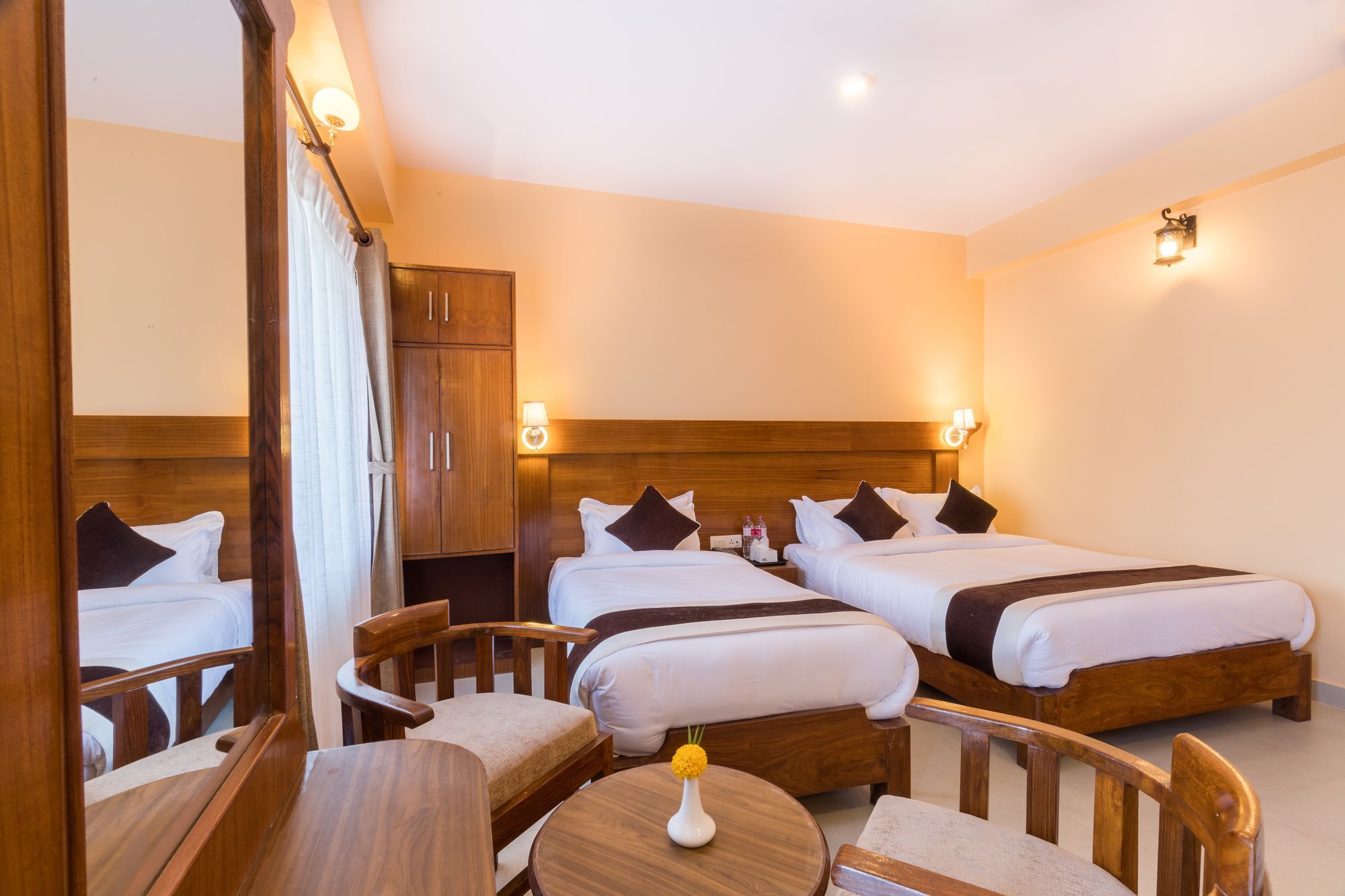 Hotel Lake Shore بوكْرا المظهر الخارجي الصورة