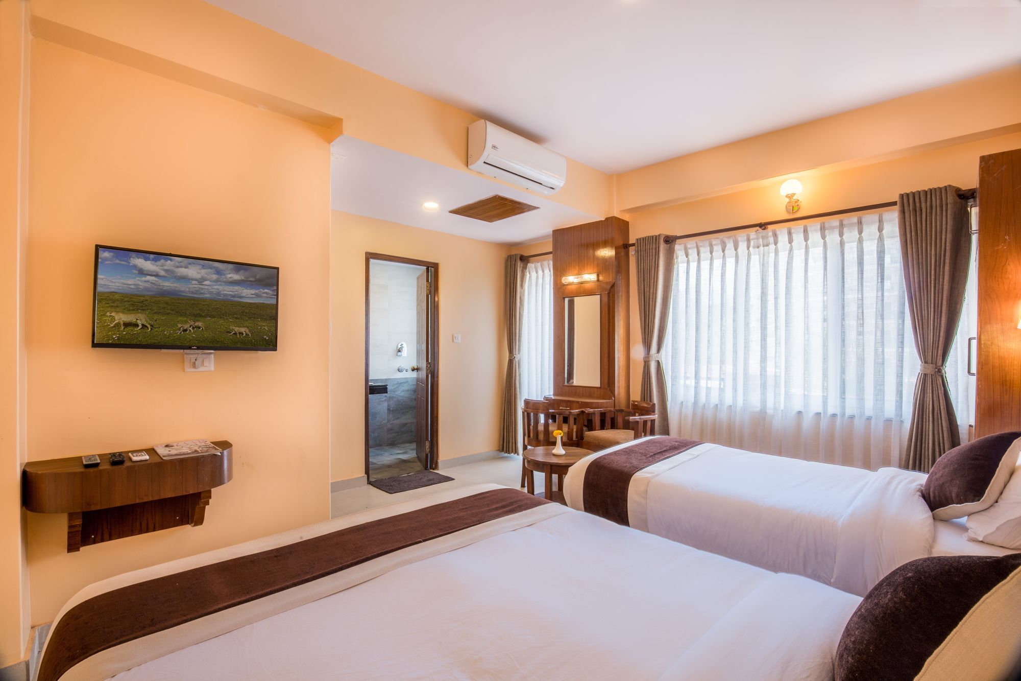 Hotel Lake Shore بوكْرا المظهر الخارجي الصورة